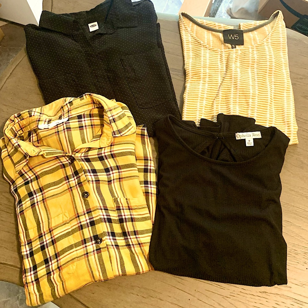 LOT OF WOMENS TOPS - MEDIUM